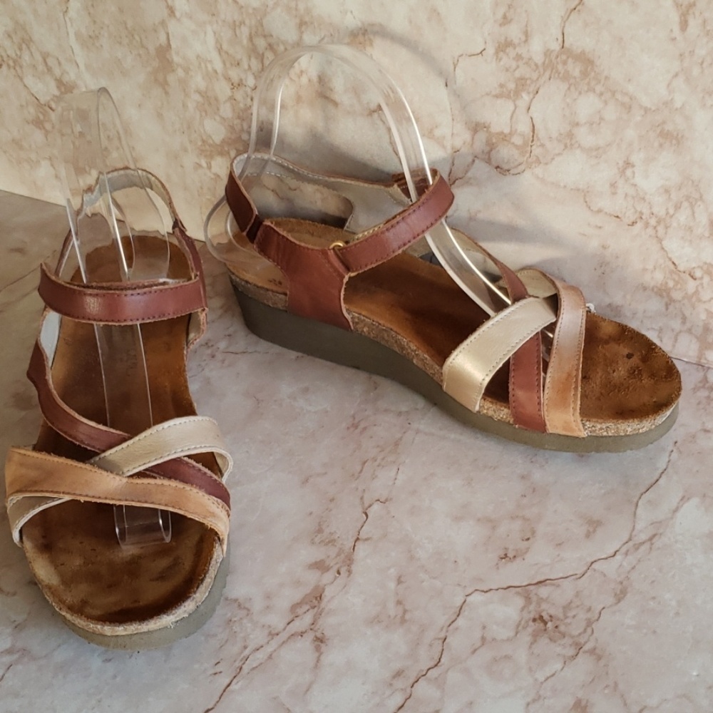 Naot Women's Multi-Tone Brown and Cream Strappy Wedge Sandals